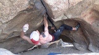 Joshua Tree Bouldering: Pig Pen V4***