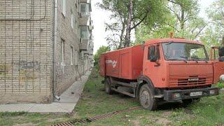 На Фрунзе 44, сотрудники Примводоканала прочистили  канализационные колодцы