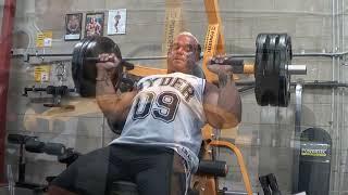 Lee Priest Trains Shoulders on WB-LS13 Powertec LeverGym