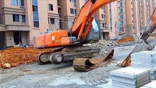 Excavator Solves the Problem | Tracks Came Off