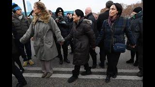 Thousands form human chain in Tbilisi as pro-European demonstrations continue, Zourabichvili present