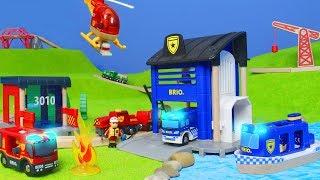 BRIO Zug: Polizei + Feuerwehrmann Züge & Spielzeugautos für Kinder