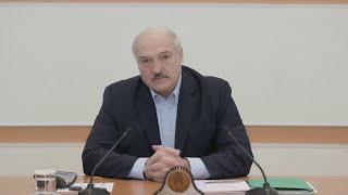 Лукашенко пообещал посетить ряд медучреждений, занятых в лечении больных коронавирусом