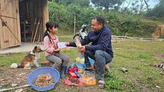 Poor Child: Making a Living by Trading, Living in a Deserted House and Being Helped by Uncle Thanh