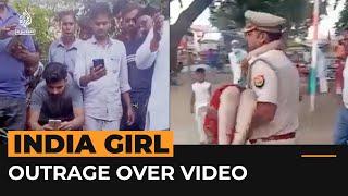 Para pengamat memfilmkan gadis India berusia 12 tahun dalam kesusahan setelah dugaan pemerkosaan | Umpan Berita Al Jazeera