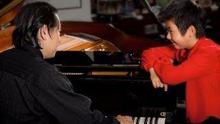 Piano prodigy Shuan Hern Lee sings Panlis Angelicus with dad at 8yo