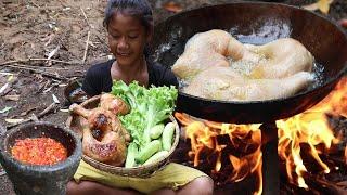 Yummy Cook Chicken thighs with Cucumbers and Salads vs Chili sauce - Survival skills Anywhere Ep 100