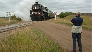 Chasing CN 6060 Stettler to Big Valley AB and return 17 September 2003