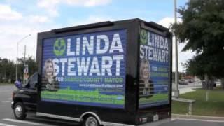 Linda Stewart - Caravana de los Latinos