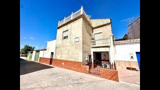 #Casa de pueblo de 3 dormitorios, 2 baños, garaje, patio y terrazas, en #Humilladero (#Málaga)