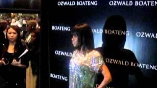 Michelle Williams at Ozwald Boateng's SS 11 show (arrivals)