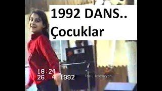 1992 Yılında Dans Eden ve Eğlenen Çocuklar