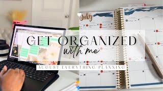 Using digital and paper planners to get organized for the month of August | Erin Condren | Trello