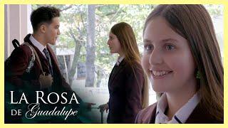 Denisse entró a la secundaria y se enamora de un chico de 3° | La Rosa de Guadalupe 1/4 | La caja...