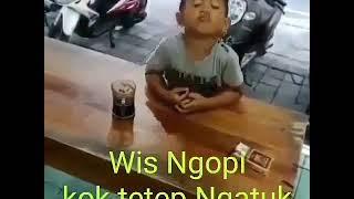 Detik Detik Bocah Abis Ngopi Dan Mengantuk dan terjatuh