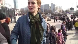 Жители Екатеринбурга "обняли" городской пруд