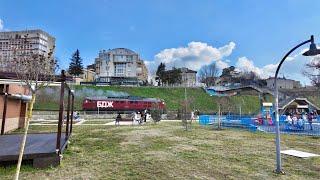 Br232 / BDZ 07 “Ludmilla” Diesel Locomotive through a city park at high speed