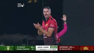 Legend Muttiah Muralitharan hits Kevin Pietersen for a huge six . Who's more happy? I LLC Season1