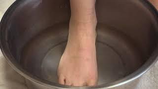 Soaking Feet with White Vineagar and/or Epsom Salt