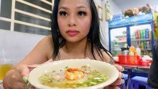 Vietnam STREET FOOD Tour in Saigon