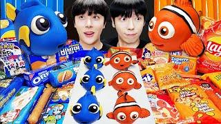 ASMR MUKBANG | ORANGE VS BLUE FOOD JELLY CANDY Desserts (Noodles Jelly, chocolate) Convenience store