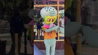 #Shorts Spongebob, Patrick And Squidward Mardi-Gras Outfits At Universal Studios Florida