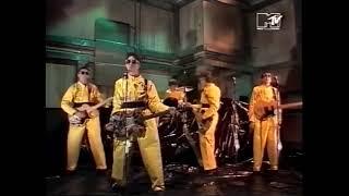 DEVO on SNL in 1979 covering The rolling Stones' "I Can't Get No Satisfaction