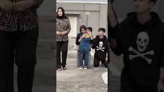 Kasih sayang ibu kandung memang beda dengan ibu tiri