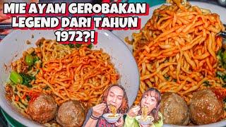 LEGEND! DARI 1972 MIE AYAM GEROBAKAN DAN SELALU NGANTRI! LANGGANAN PEJABAT + AYU AZHARI?!