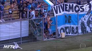 Torcida do Grêmio invade gramado da Arena, e destrói cabine do VAR - Grêmio 1x3 Palmeiras 2021