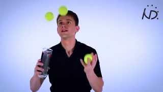 Juggling with Tennis Balls and the Can, Demonstration by Niels Duinker