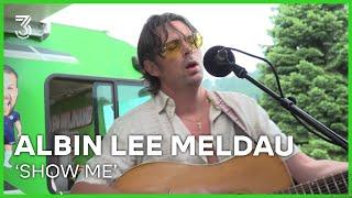 Albin Lee Meldau speelt ‘Show Me’ live vanaf camping | 3FM Live Box | NPO 3FM