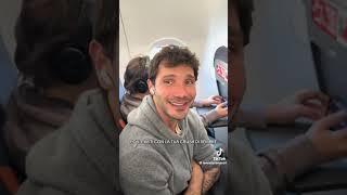 POV: incontri Stefano De Martino col figlio in aereo