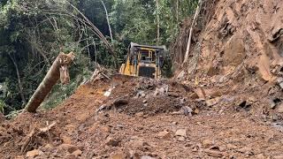 Efficiency of the D6R XL Bulldozer in Expanding the Mountain Road Body