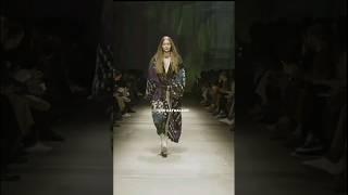 GIGI HADID AND BELLA HADID WALKING FOR MISSONI FW20 #runwaymodel #viral #runway