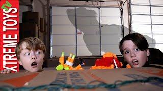 Creature Battle in the Giant Box Fort! Cole Escapes the Cardboard Box Maze!