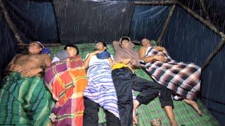 hit by heavy rain in the middle of the night, many people spent the night in the rainforest