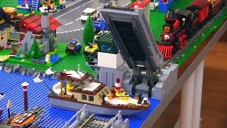 Working LEGO train drawbridge  