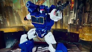 Transformers Studio Series 83 Bumblebee Movie Soundwave Voyager class action figure Review