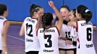 Turkish İzmir Güzelyalı Volleyball - Altınordu Midi Girls Volleyball Match I 2 Set I Full Excitement