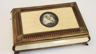 Antique Swiss Music Box w/ Hand Painted Miniature Portrait over Celluloid