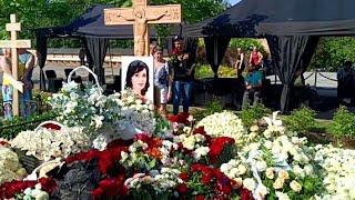 1 июня 2024 г.. Могила Анастасии Заворотнюк, Троекуровское кладбище.