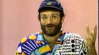 Robin Williams on Sesame Street (What is alive?)