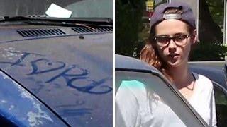 Kristen Stewart has "I (heart) Rob" Written on her Car