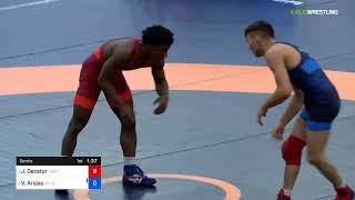 2018 Marine Corps US Open/UWW Junior Freestyle 61 Semis - Jordan Decatur (Unat) Vs. Vitali Arujau