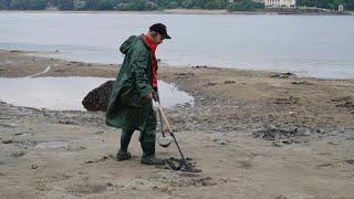 Dnipro river's water level drops upstream of destroyed dam | AFP