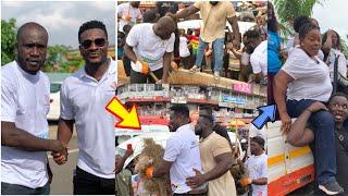 Eii Asamoah  Gyan Storms Kumasi Kejetia To Clean With Dr likee, Papa Kumasi,Kyekyeku,Pilato & Asafo.