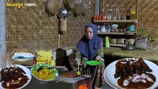 membuat sate daging sapi sambel kacang, super nikmat semua suka, masakan desa