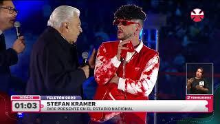 Stefan Kramer como Bad Bunny hizo reír al Estadio Nacional en la Teletón 2022