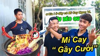 Cải Trang Anh Thám Tử " Flex " Quán Mì Cay Hàn Quốc Tẩm Bột Gây Cười Ăn Xong Cười Như Điên | TQ97